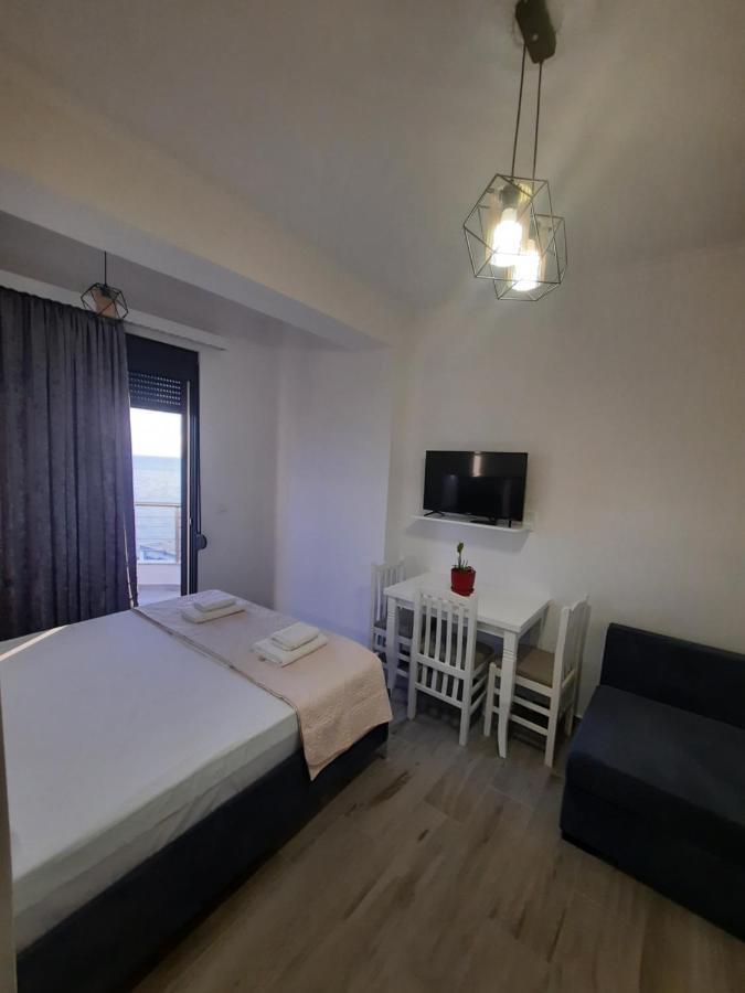 Nora'S Guesthouse Sarande Bagian luar foto