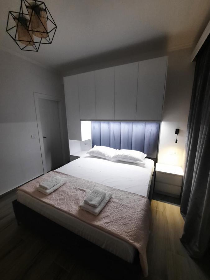Nora'S Guesthouse Sarande Bagian luar foto