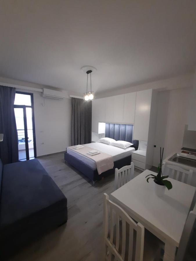 Nora'S Guesthouse Sarande Bagian luar foto