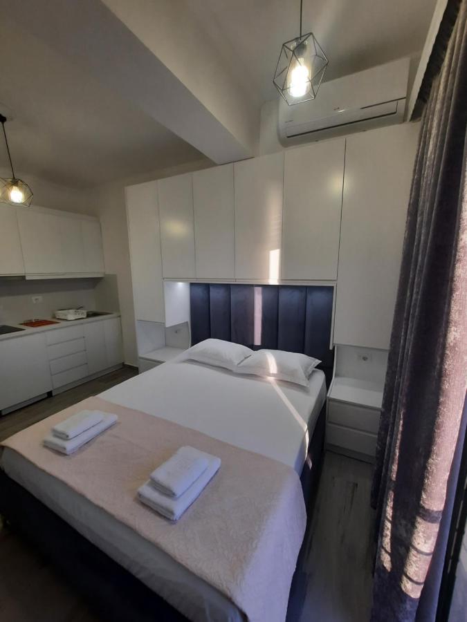 Nora'S Guesthouse Sarande Bagian luar foto