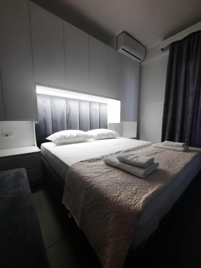 Nora'S Guesthouse Sarande Bagian luar foto