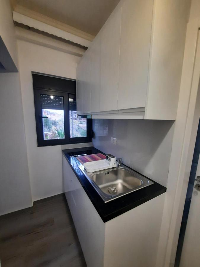 Nora'S Guesthouse Sarande Bagian luar foto