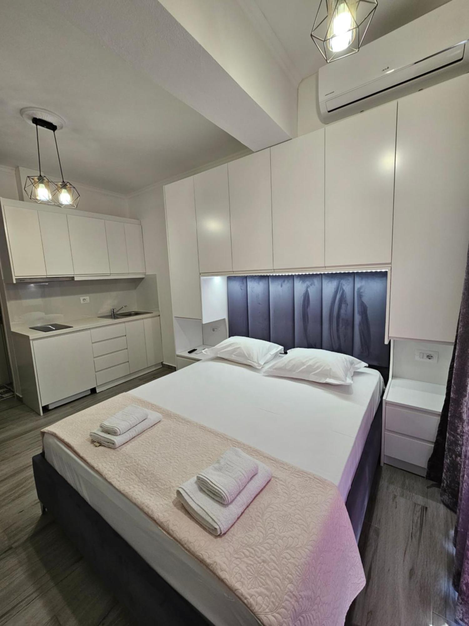 Nora'S Guesthouse Sarande Bagian luar foto