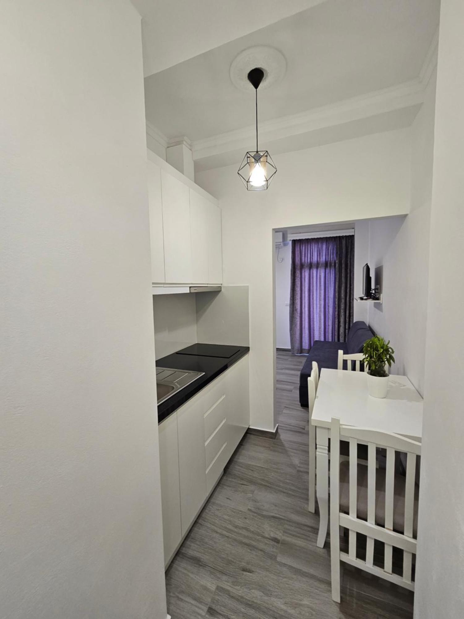 Nora'S Guesthouse Sarande Bagian luar foto