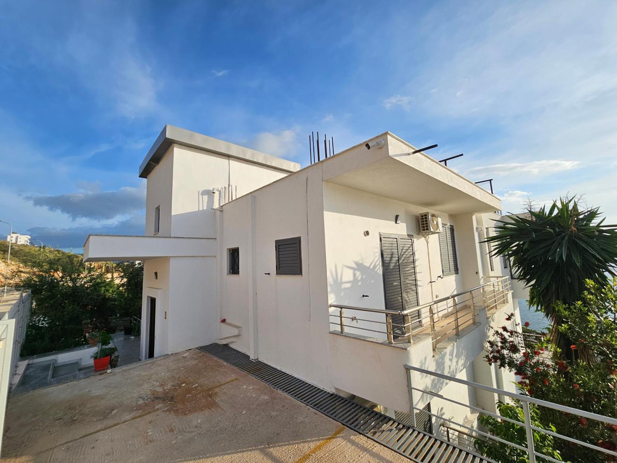 Nora'S Guesthouse Sarande Bagian luar foto