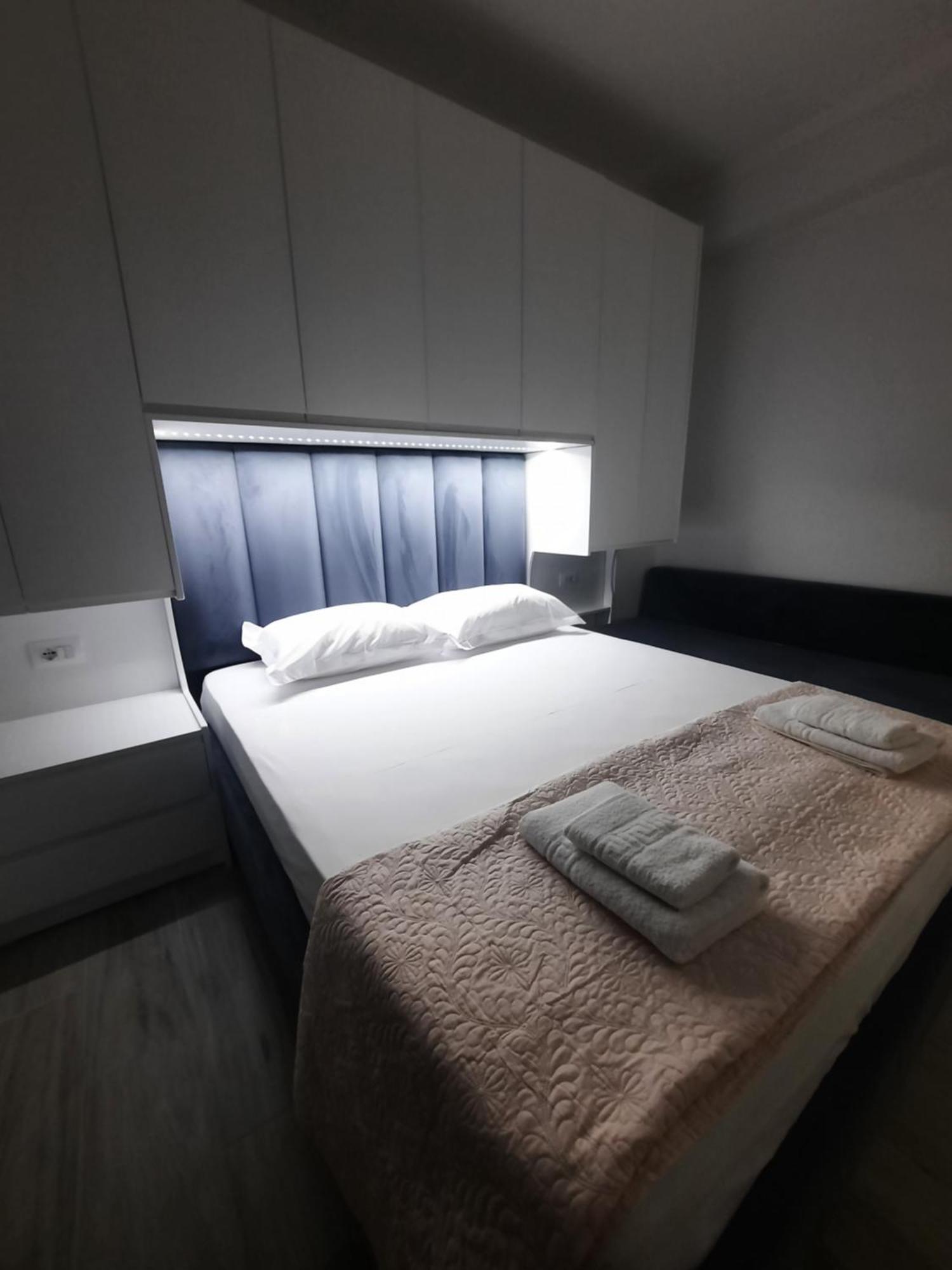 Nora'S Guesthouse Sarande Bagian luar foto